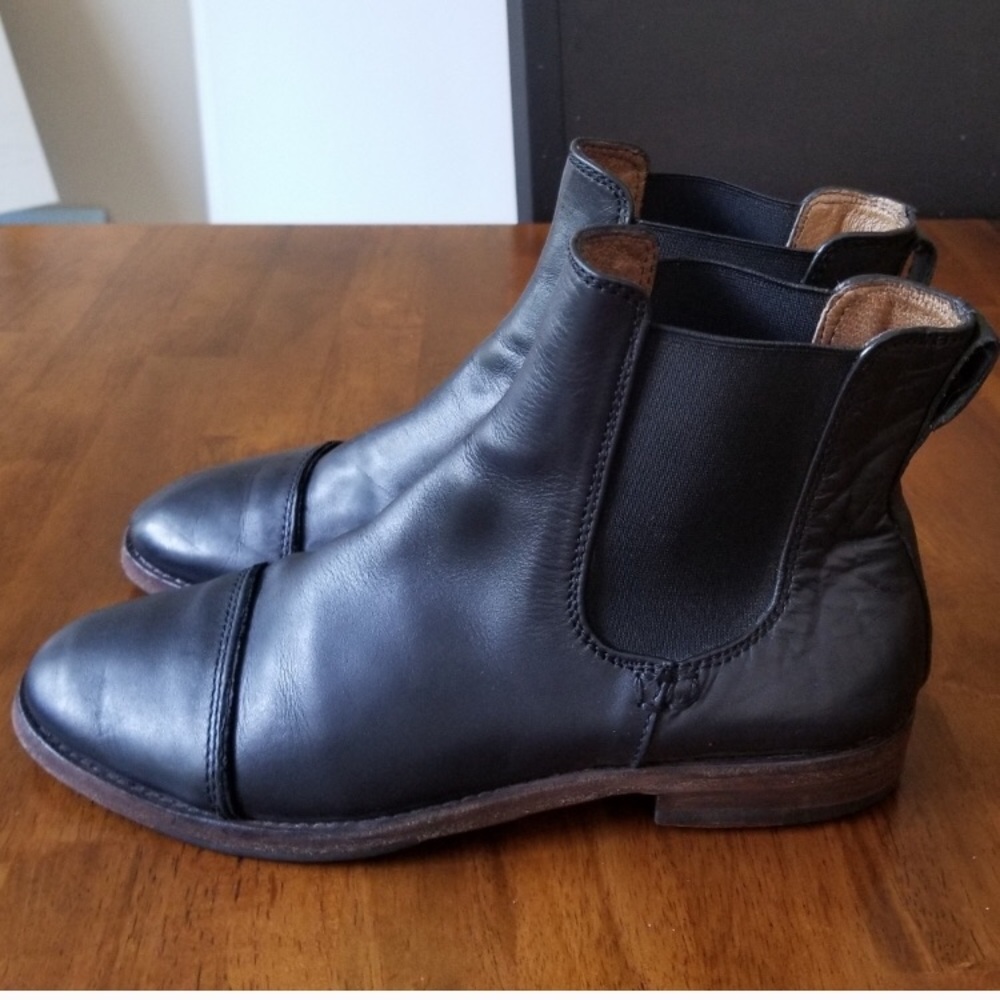Sutro black Leather Chelsea Booties - Women's Ankle Boots